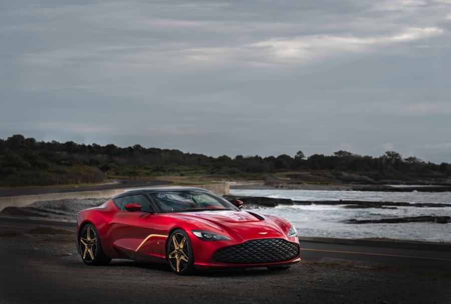  Aston Martin DBS GT Zagato 2019 года  (фото 1 из 24)